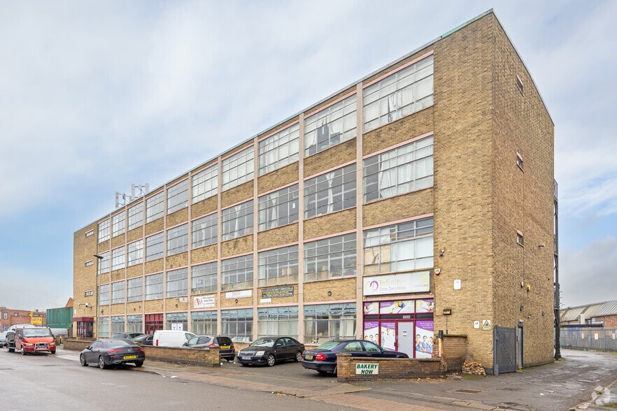 27 Copdale Rd, Leicester to rent - Primary Photo - Image 1 of 14