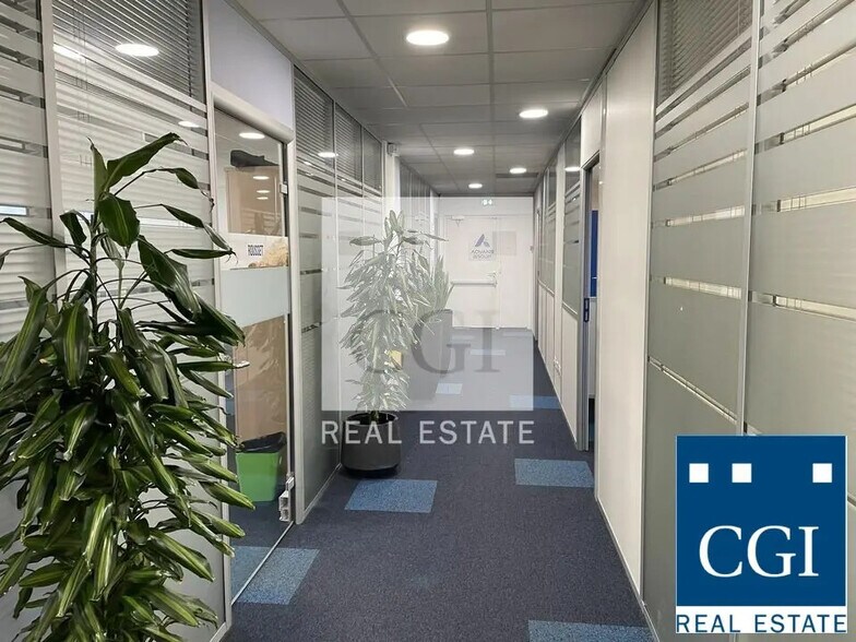 Office in Grenoble to rent - Interior Photo - Image 3 of 13