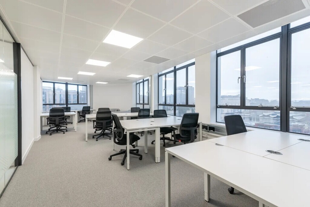Location Bureaux 79 m² - Photo 1