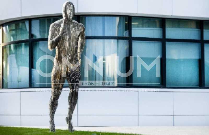 Office in Champagne-au-Mont-d'Or to rent - Building Photo - Image 2 of 3