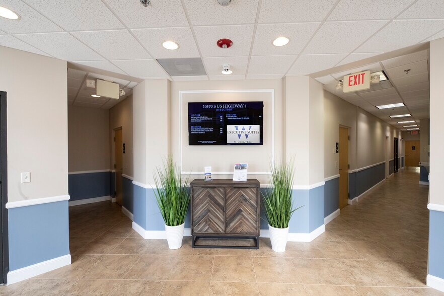 10570 S US Highway 1, Port Saint Lucie, FL for rent - Lobby - Image 3 of 14