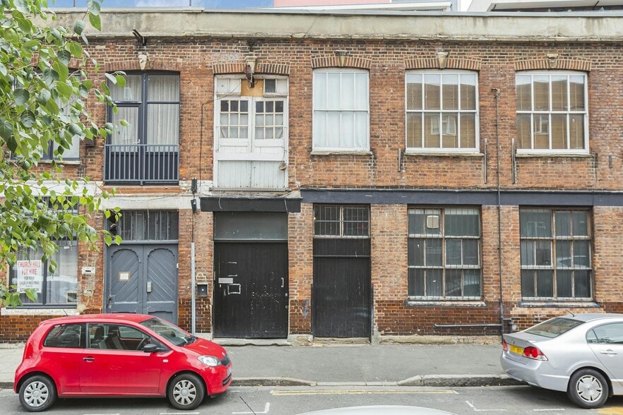 18-20 Belsham St, London to rent - Building Photo - Image 3 of 43