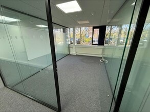 Hatters Ln, Watford to rent Interior Photo- Image 2 of 6