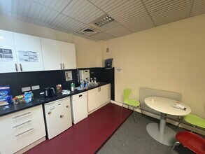 Rounds Green Rd, Oldbury to rent Interior Photo- Image 1 of 3