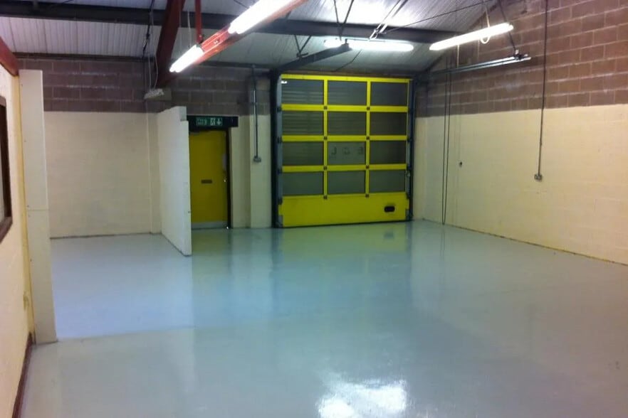 Colliery Rd, Wrexham to rent - Building Photo - Image 2 of 6