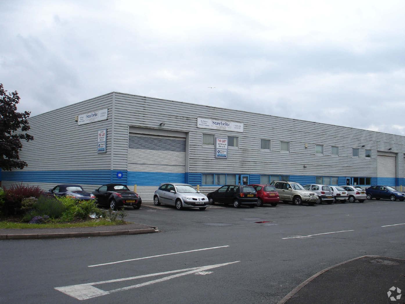 Third Ave, Kingswinford to rent Primary Photo- Image 1 of 2