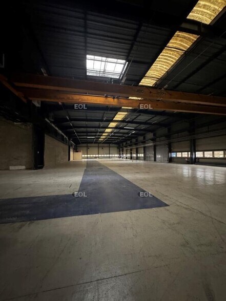Industrial in Villeron to rent - Interior Photo - Image 2 of 3