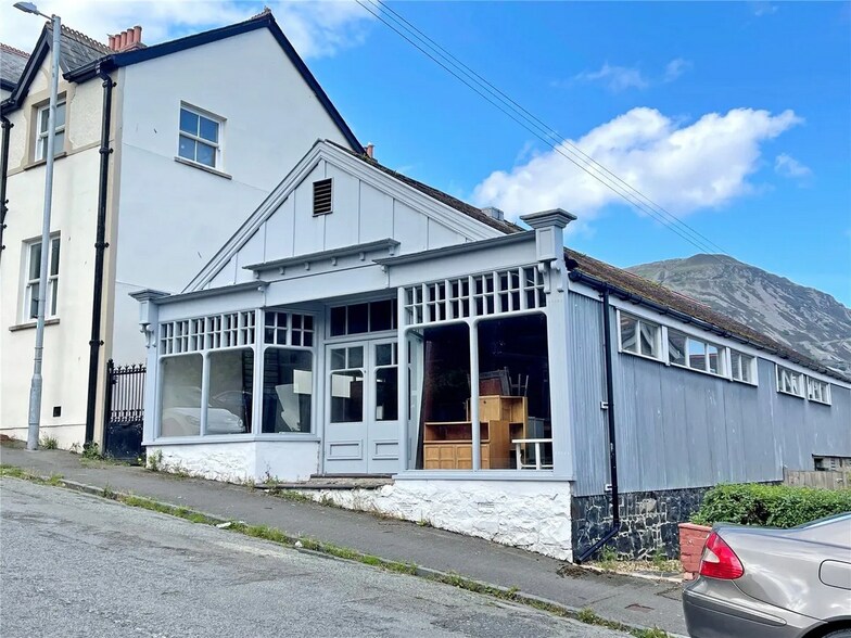 Celyn St, Penmaenmawr for sale - Primary Photo - Image 1 of 5