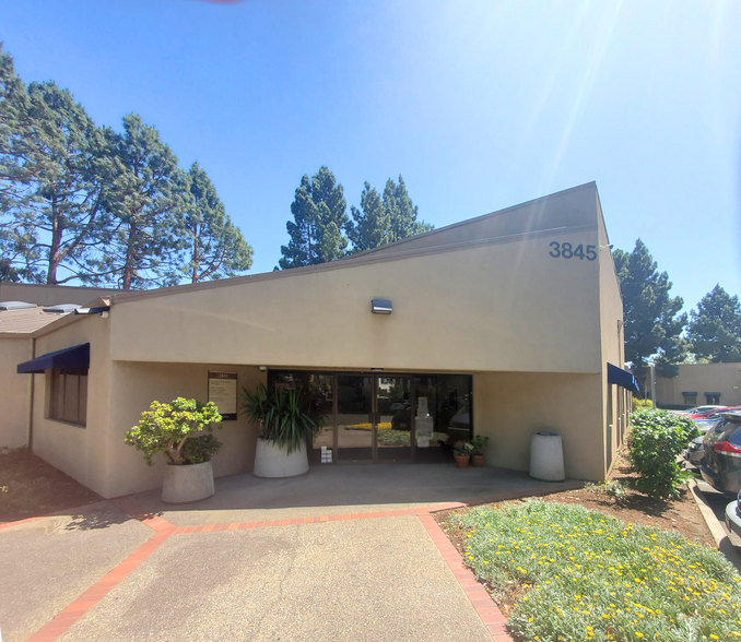 3845-3885 Beacon Ave, Fremont, CA for rent - Building Photo - Image 3 of 15