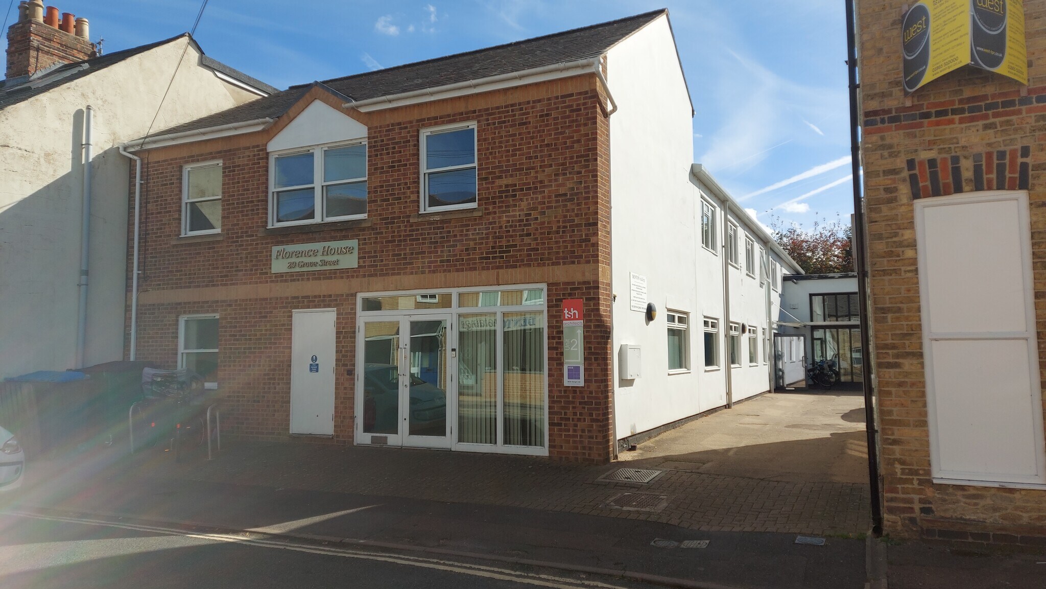 Office Investment For Sale portfolio of 2 properties for sale on LoopNet.co.uk Primary Photo- Image 1 of 10