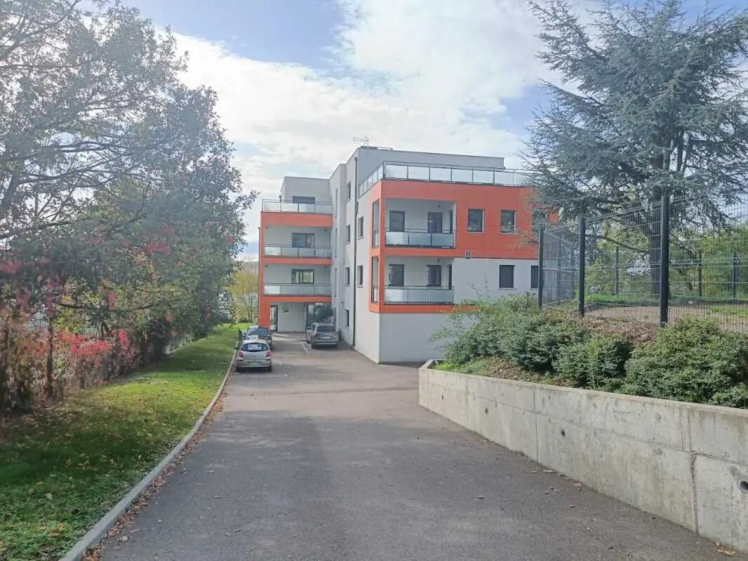 Office in Saint-Étienne for sale Building Photo- Image 1 of 2