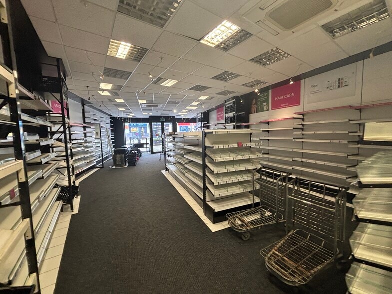 89 High St, Dumfries to rent - Building Photo - Image 2 of 3