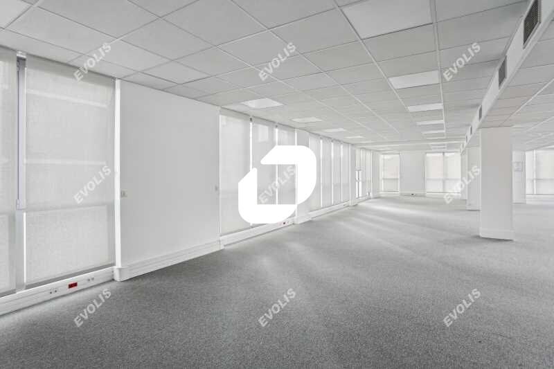 Office in Montreuil to rent Interior Photo- Image 1 of 15