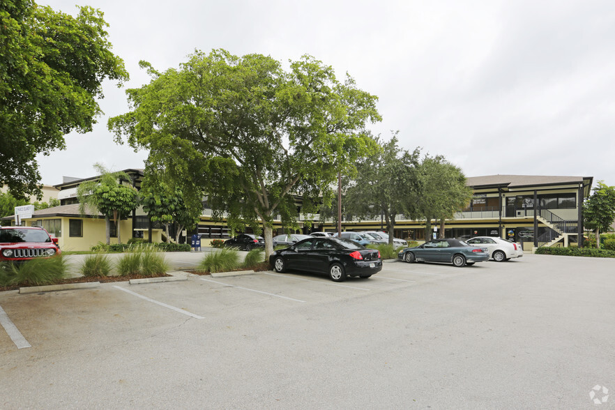 1102-1122 N Collier Blvd, Marco Island, FL for sale - Building Photo - Image 3 of 5