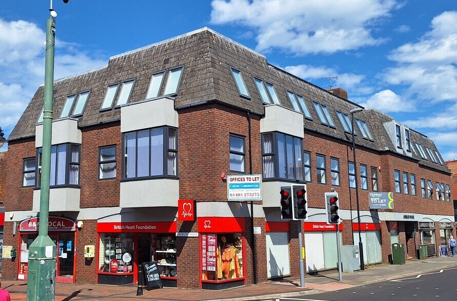 Church Walk, Burgess Hill to rent - Building Photo - Image 2 of 9