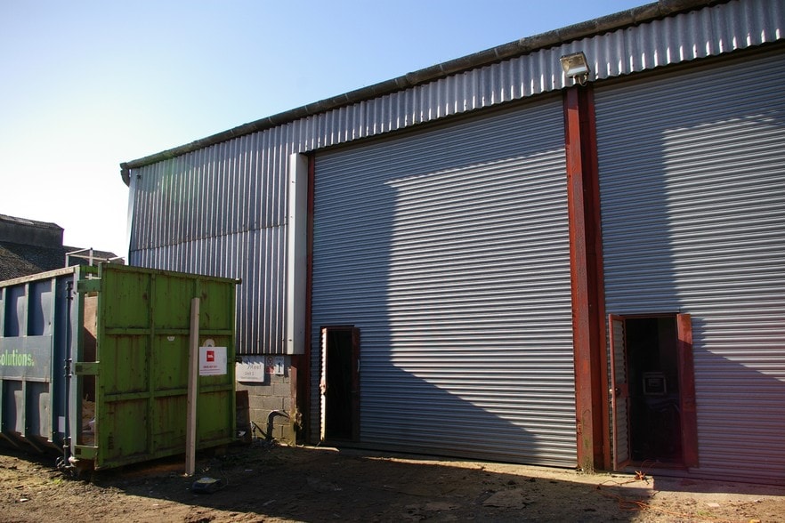 1-4 High St, Little Milton to rent - Primary Photo - Image 1 of 2