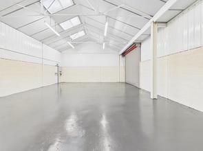 Welland Rd, Worcester to rent Interior Photo- Image 1 of 3