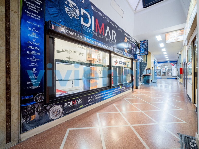 Retail in Madrid, Madrid to rent - Building Photo - Image 3 of 3
