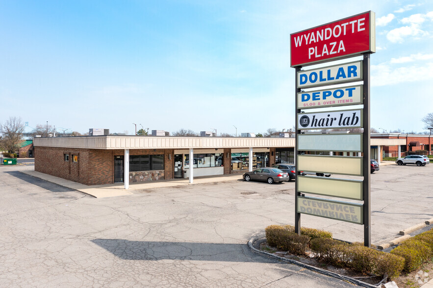 3351-3363 3rd St, Wyandotte, MI for rent - Building Photo - Image 2 of 4