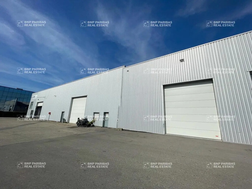 Location Local d'activités 682 m² - Photo 1