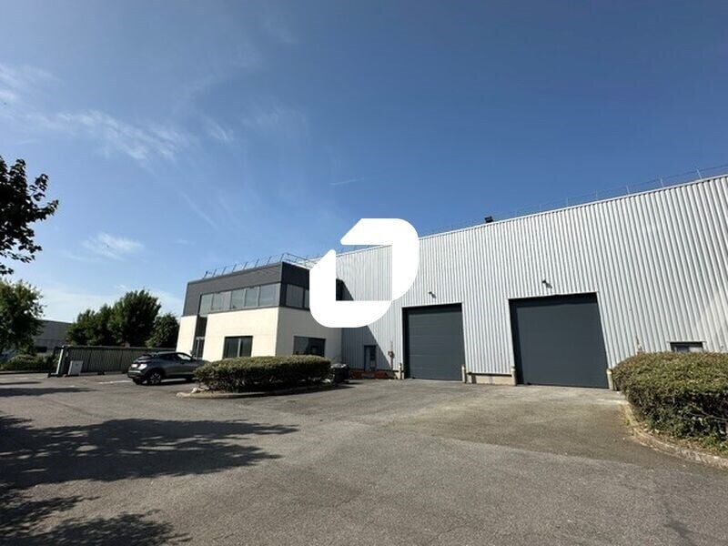 Light Industrial in Goussainville to rent Building Photo- Image 1 of 37