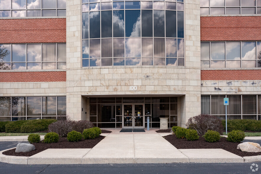 100 E Business Way, Sharonville, OH for rent - Building Photo - Image 3 of 11