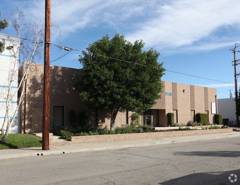 9140 Jordan Ave, Chatsworth 91311 UK
