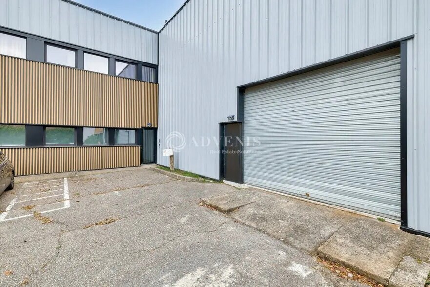 Industrial in Villeneuve-la-Garenne to rent - Building Photo - Image 2 of 7