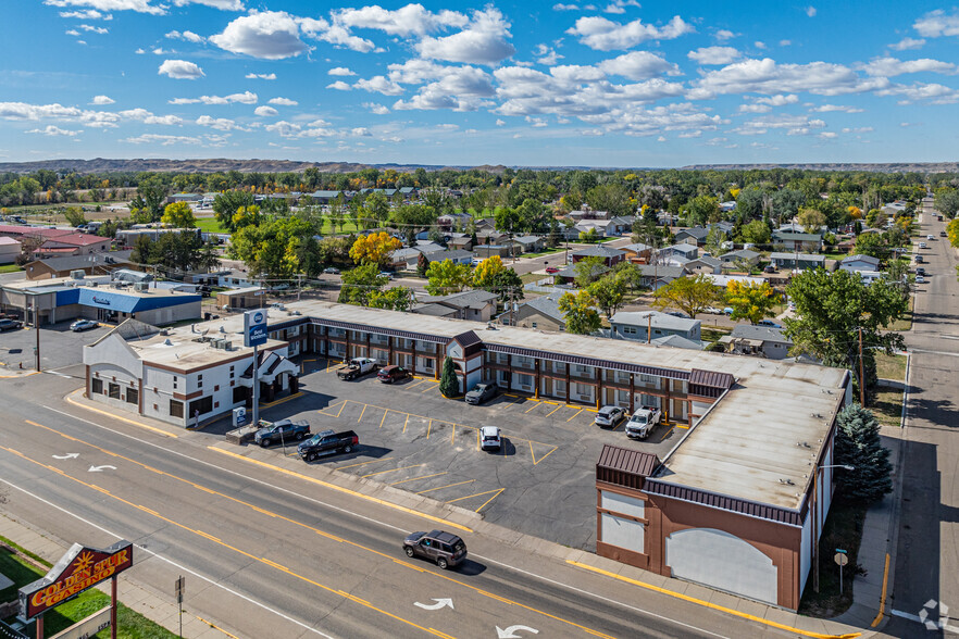 1015 S Haynes Ave, Miles City, MT for sale - Building Photo - Image 2 of 24