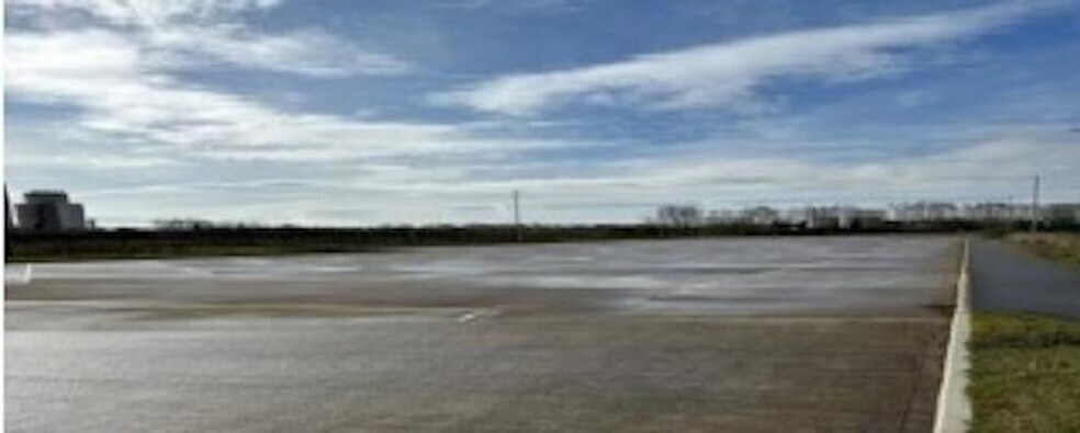 Omega Dr, Manchester to rent - Building Photo - Image 3 of 3