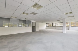 21/23 Rue Du Petit Albi, Cergy to rent Interior Photo- Image 1 of 4