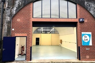 Broughton St, London to rent Building Photo- Image 1 of 2