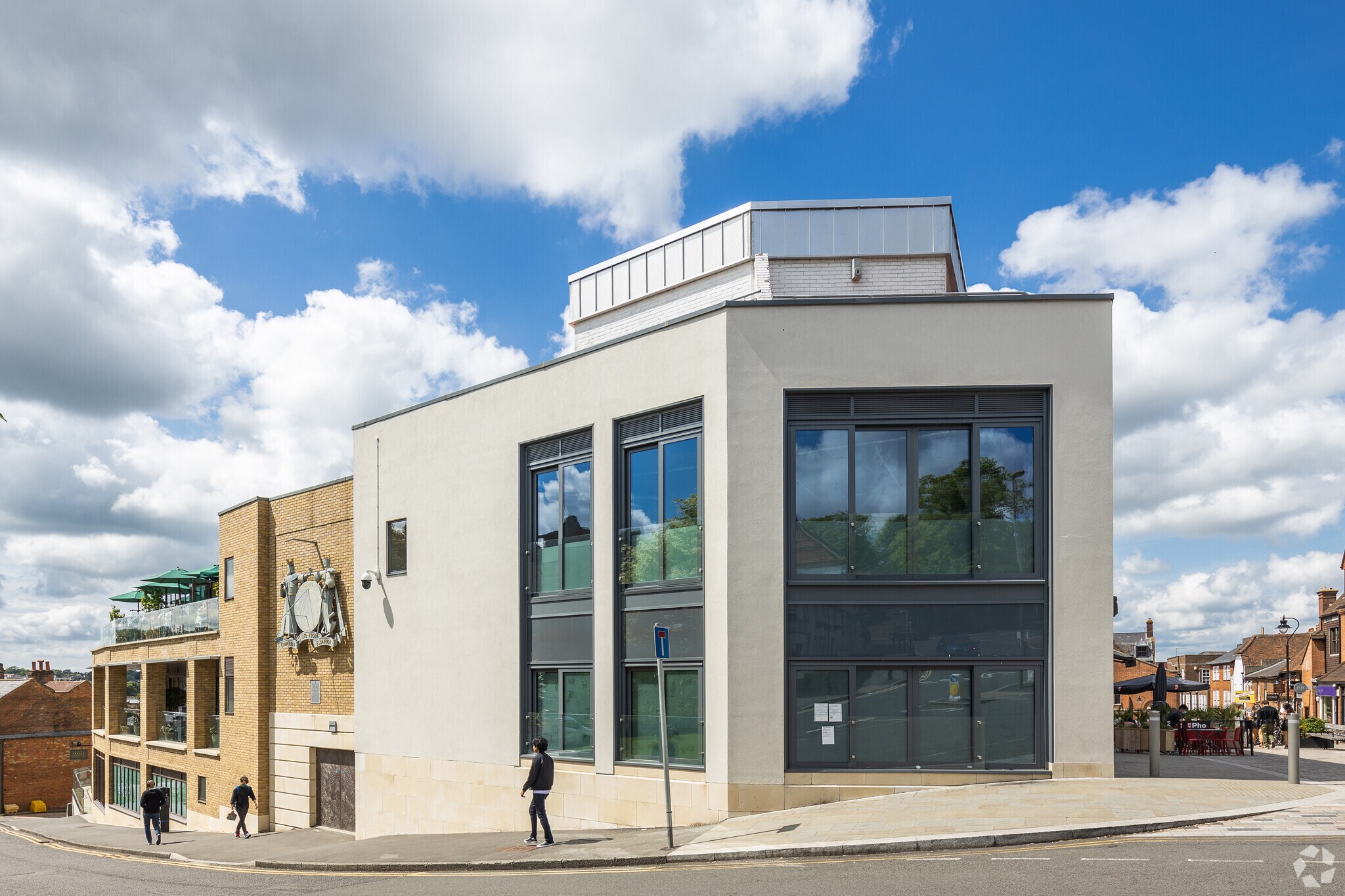 Tunsgate, Guildford to rent Building Photo- Image 1 of 10