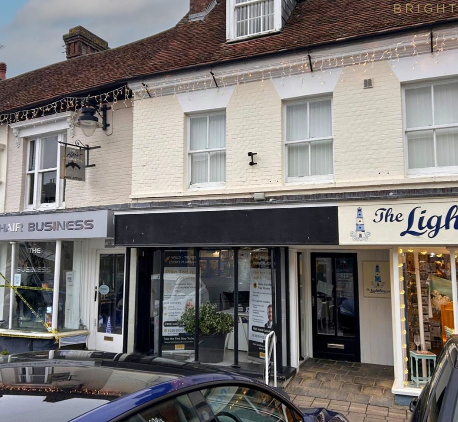 8 Market Pl, Ringwood to rent Building Photo- Image 1 of 5