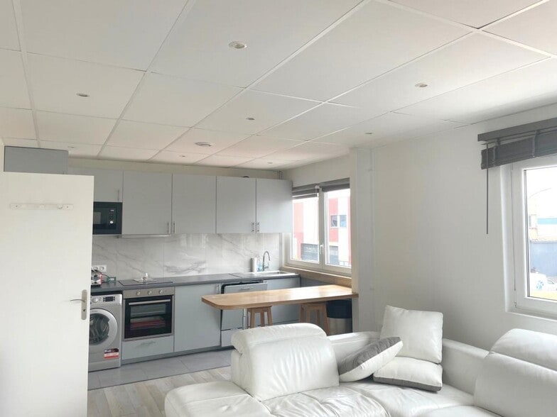 Office in Sartrouville to rent - Building Photo - Image 2 of 9