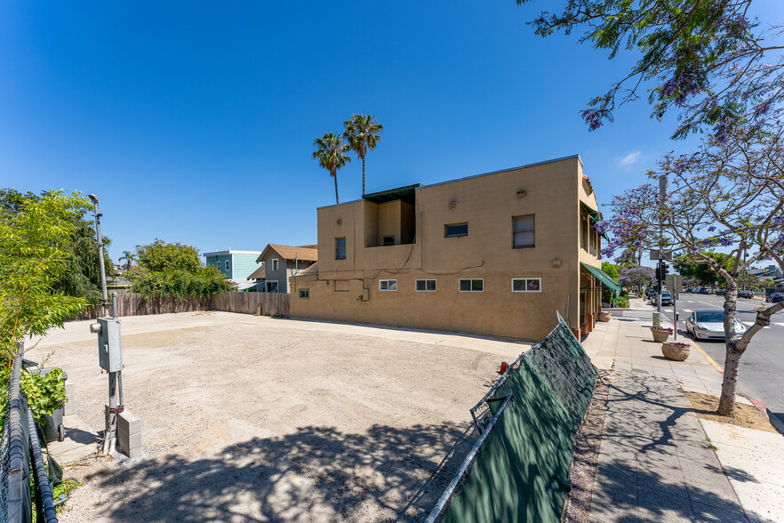 3967 Goldfinch St., San Diego, CA for rent - Primary Photo - Image 1 of 1