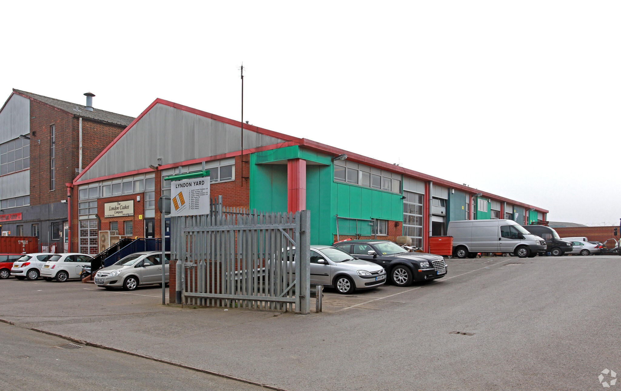 Riverside Rd, London to rent Primary Photo- Image 1 of 2