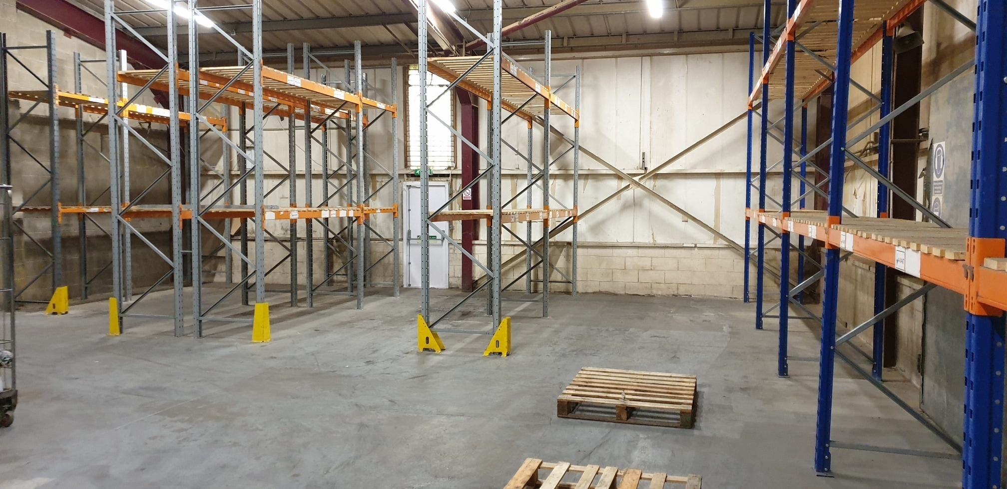 Heads Of The Valley, Rhymney to rent Interior Photo- Image 1 of 3