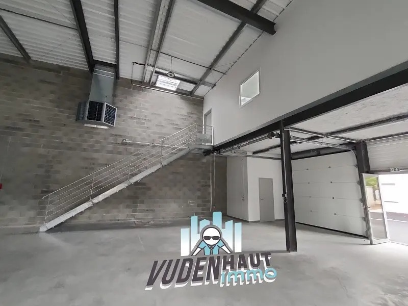 Light Industrial in Cugnaux to rent Primary Photo- Image 1 of 19