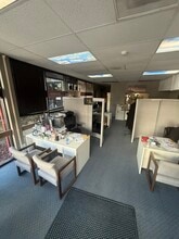 16615 Redmond Way, Redmond, WA to rent Interior Photo- Image 1 of 7