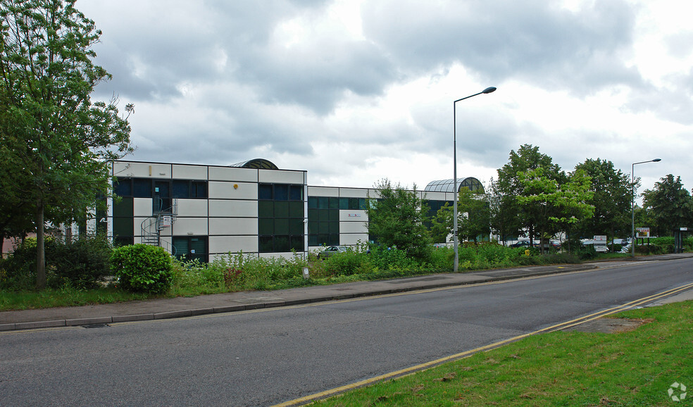 Bond Ave, Milton Keynes for rent - Building Photo - Image 2 of 7