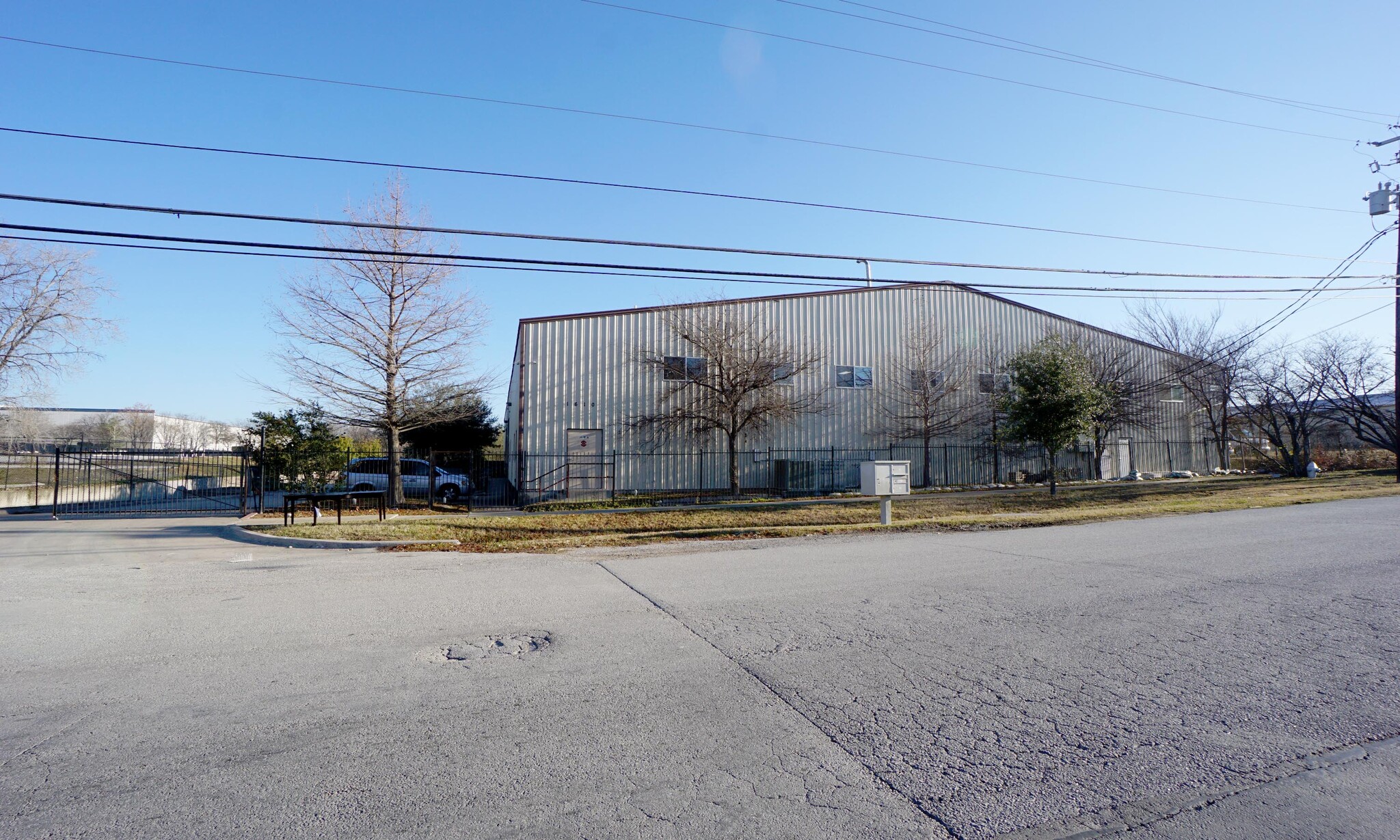 1610 Dungan Ln, Austin, TX for rent Building Photo- Image 1 of 5