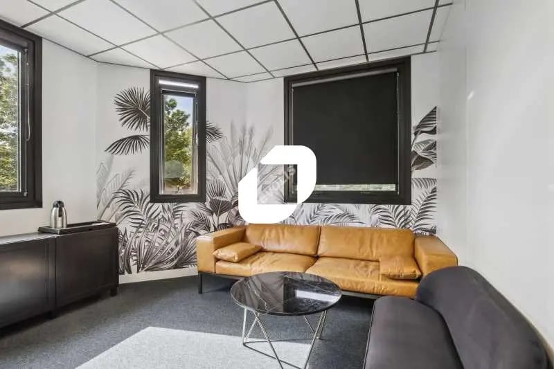 Location Bureaux 70 m² - Photo 1