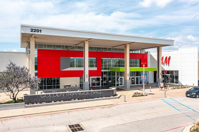 More details for 2201 N Interstate 35 E, Denton, TX - Retail for Rent