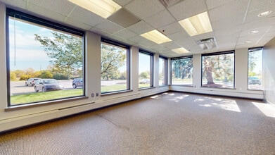 900 Victors Way, Ann Arbor, MI to rent Interior Photo- Image 2 of 9