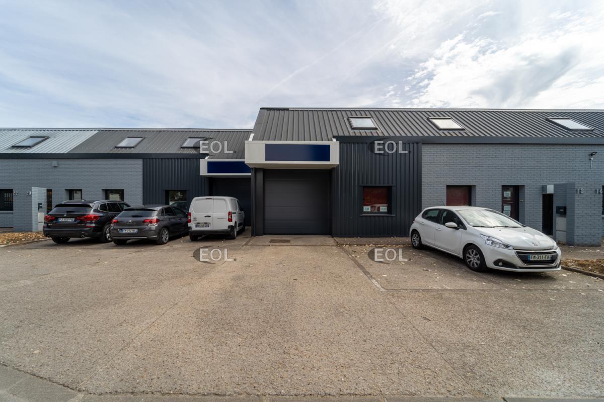 Light Industrial in Évry-Courcouronnes to rent Building Photo- Image 1 of 7