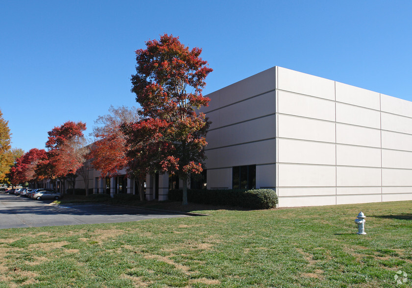 11415 Old Roswell Rd, Alpharetta, GA for sale - Primary Photo - Image 1 of 1