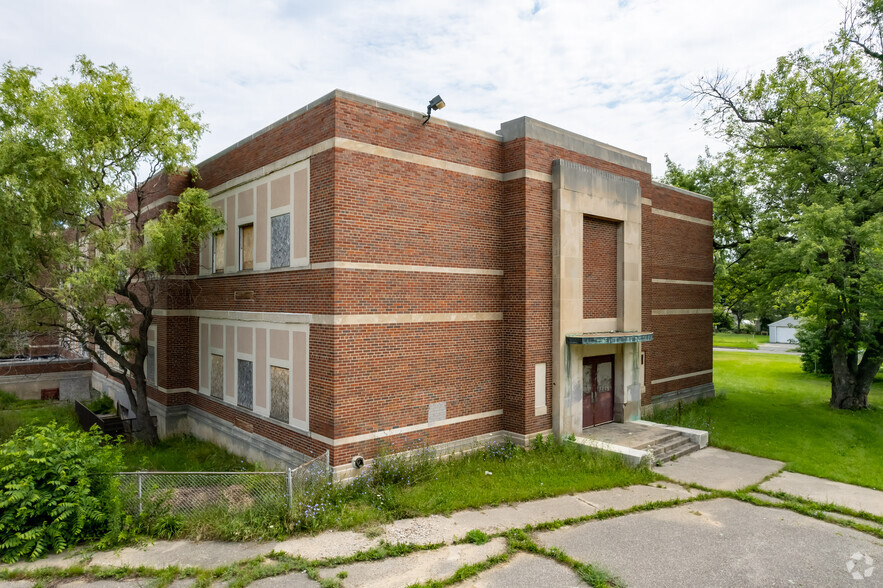 1033 Barkell St, Pontiac, MI for sale - Building Photo - Image 3 of 6