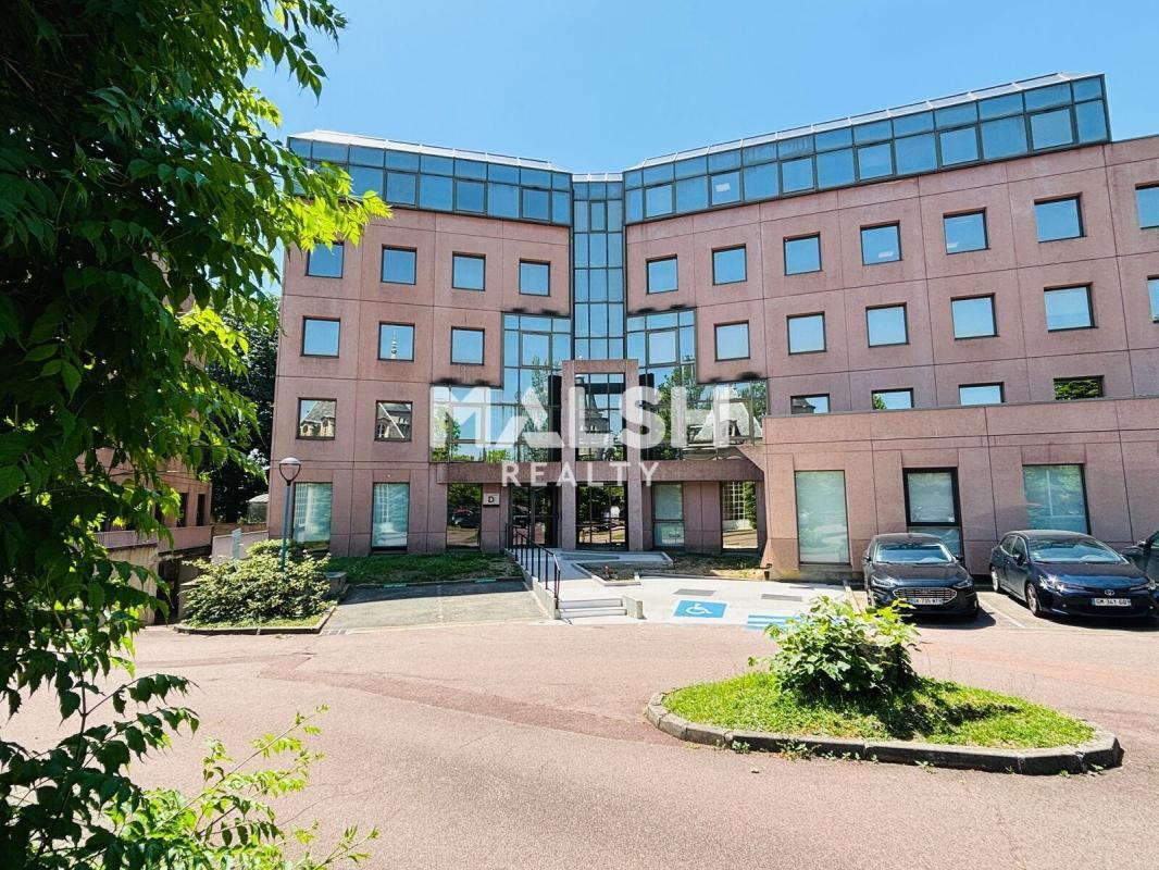 Office in Écully for sale Building Photo- Image 1 of 14