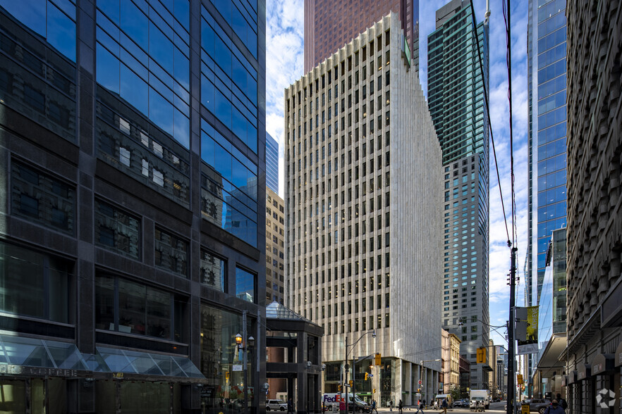 110 Yonge St, Toronto, ON for rent - Primary Photo - Image 1 of 29